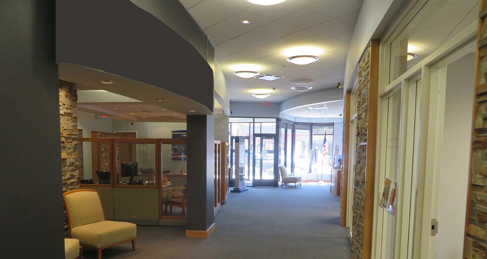 60-62 W Main St, Somerville, NJ à louer - Photo intérieure - Image 2 de 14