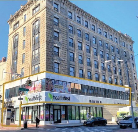Plus de détails pour 161-21 Jamaica Ave, Jamaica, NY - Commerce de détail à louer
