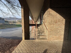 2700 S Roan St, Johnson City, TN for lease Interior Photo- Image 2 of 11