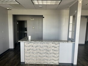 1521 N Convent St, Bourbonnais, IL for lease Interior Photo- Image 2 of 28