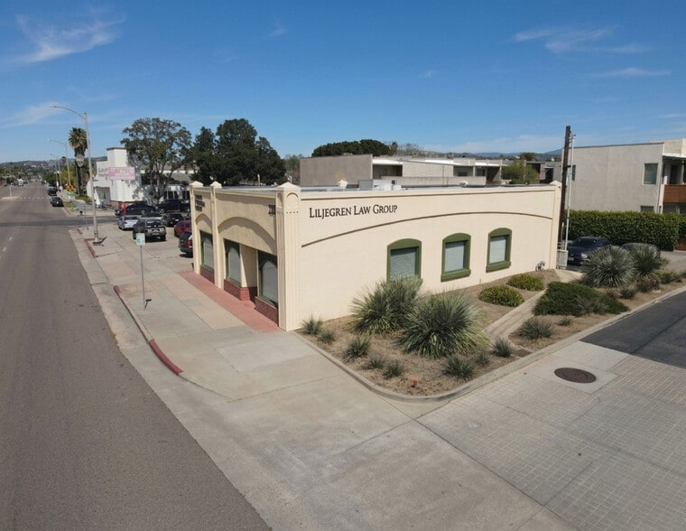 228 N Broadway, Escondido, CA à vendre - Photo du bâtiment - Image 2 de 10