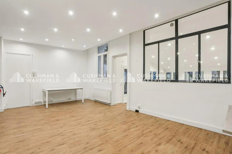 21 Boulevard Du Parc, Neuilly-sur-Seine for sale - Building Photo - Image 2 of 14