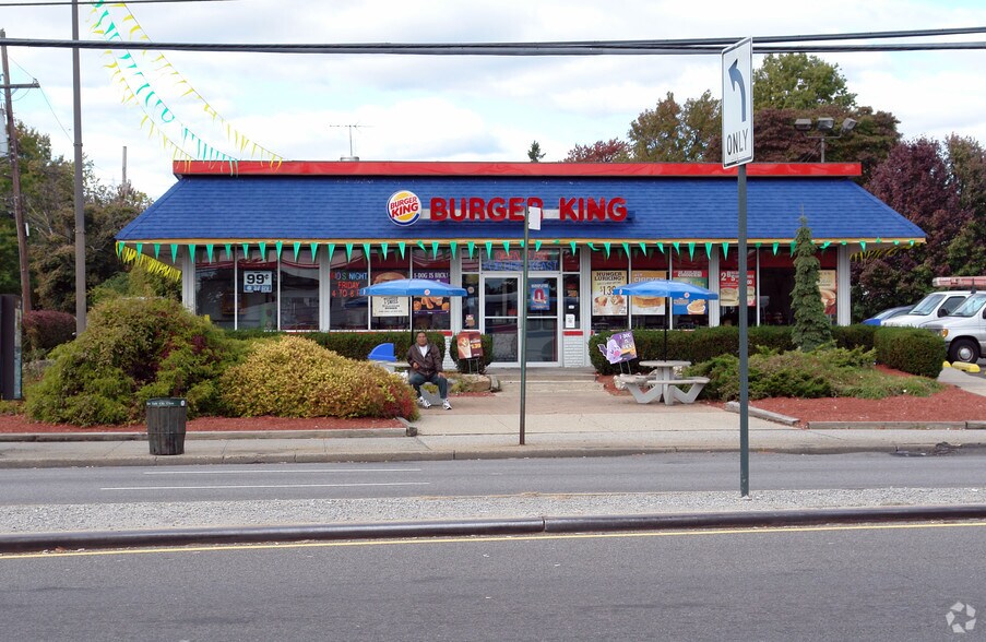 1565 Hylan Blvd, Staten Island, NY à louer - Photo du bâtiment - Image 2 de 2