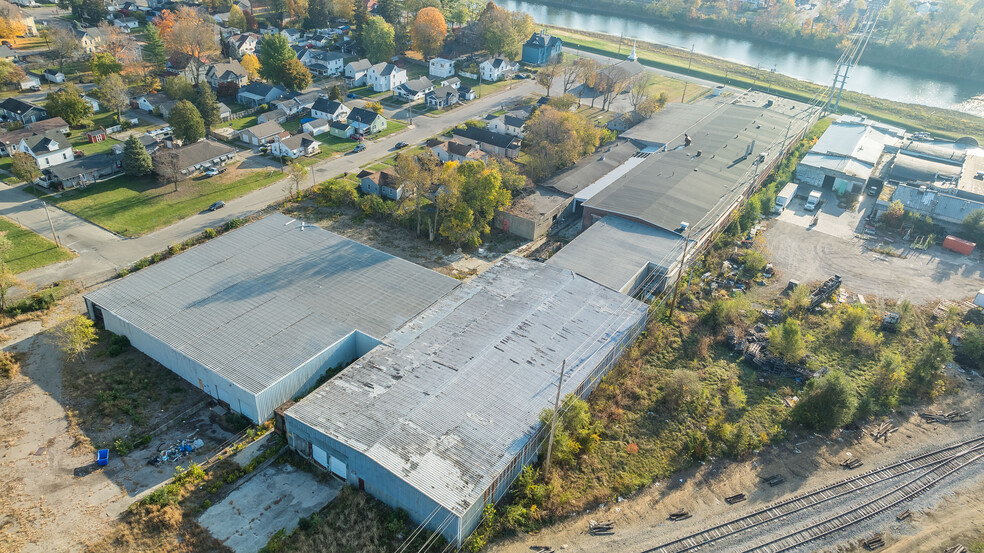 413 Oxford Rd, Franklin, OH for sale - Building Photo - Image 3 of 42