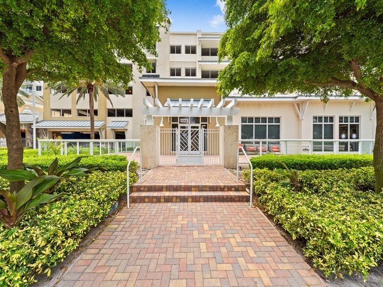 1333 S Ocean Blvd, Pompano Beach, FL for lease - Building Photo - Image 2 of 24