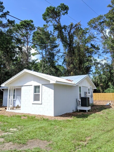 763 Long Point Rd, Mount Pleasant, SC for sale - Building Photo - Image 2 of 9