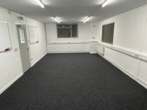 Showfield Ln, Malton for lease Interior Photo- Image 2 of 3