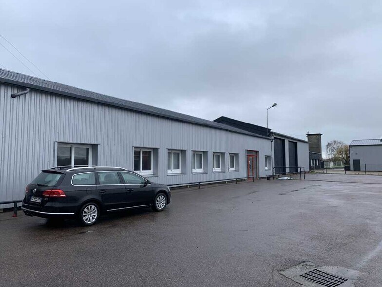 Flex in Tancarville for lease - Building Photo - Image 1 of 6