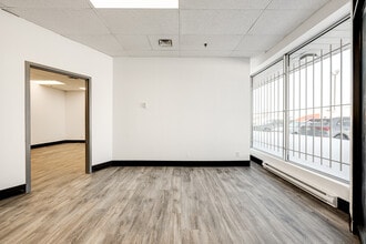 3339-3403 St Griffith, Saint-Laurent, QC for lease Interior Photo- Image 1 of 8