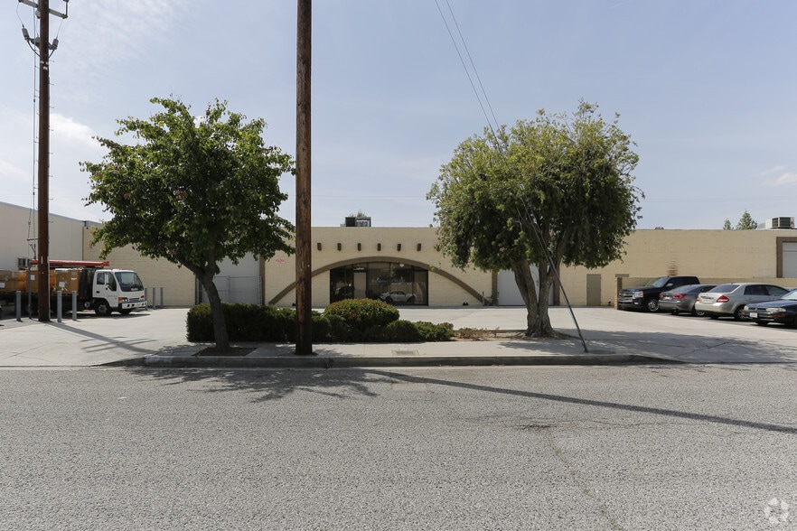 14940-14954 Calvert St, Van Nuys, CA à louer - Photo du bâtiment - Image 3 de 3