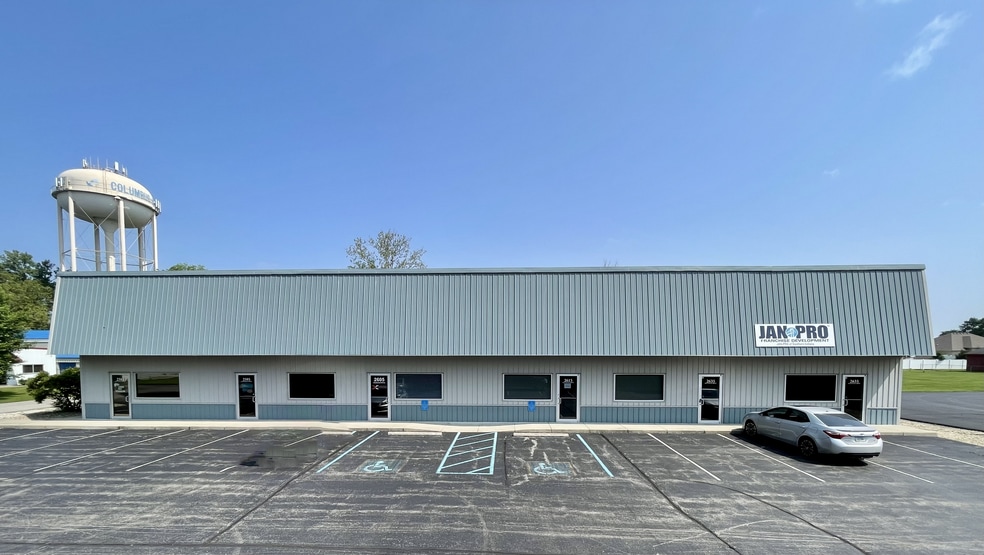 2585 Eastwood Dr, Columbus, IN à louer - Photo du bâtiment - Image 1 de 20