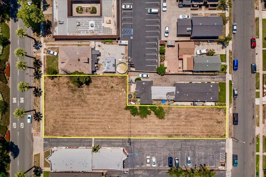 210 N Riverside Ave, Rialto, CA à vendre - Photo du bâtiment - Image 3 de 7