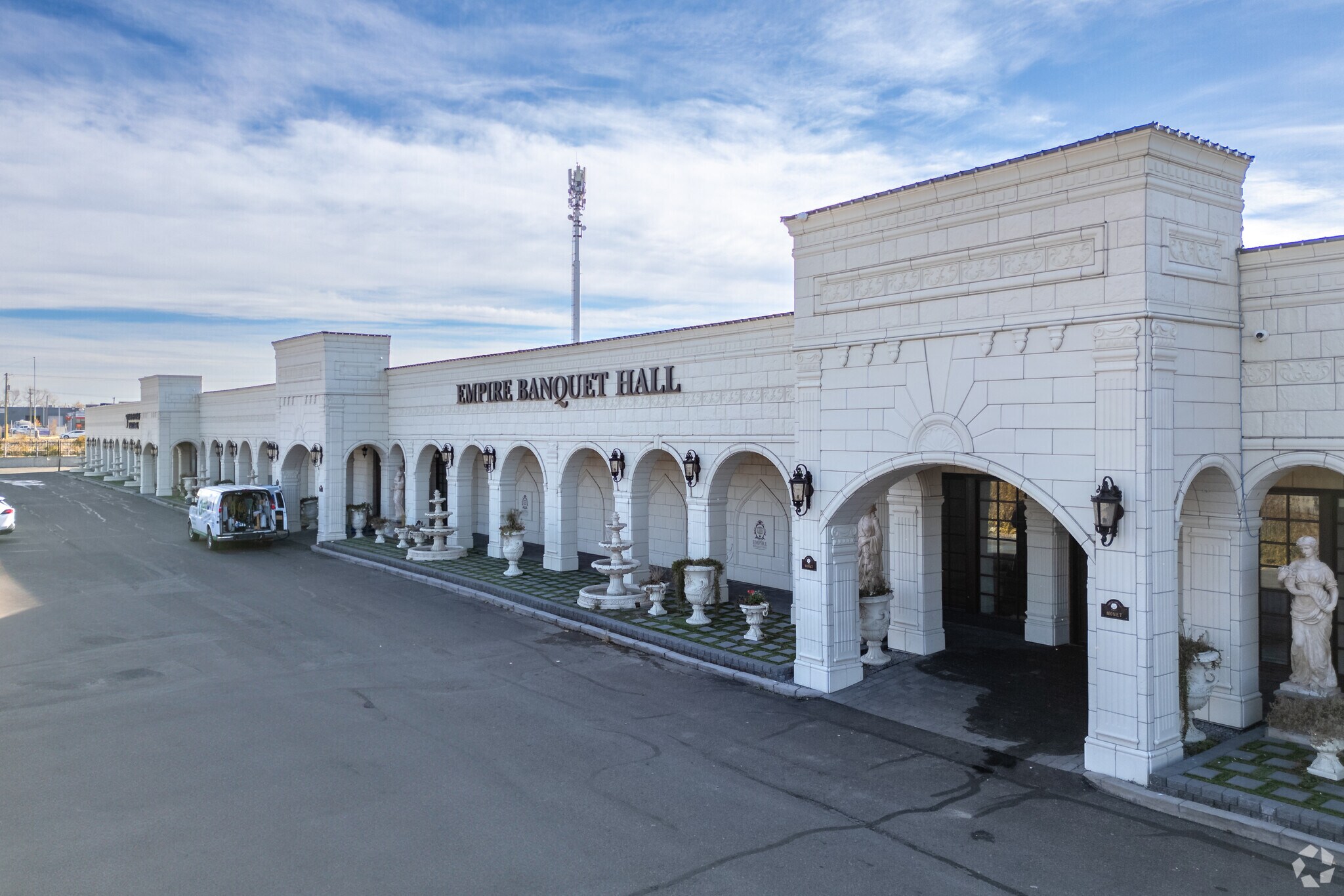 4826 11th St NE, Calgary, AB for sale Primary Photo- Image 1 of 1