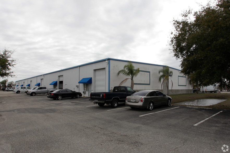 820 NE 24th Ln, Cape Coral, FL for lease - Building Photo - Image 3 of 10