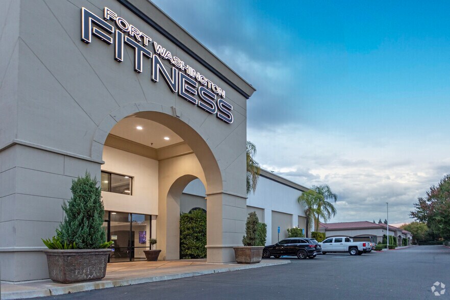 9463-9471 N Fort Washington Rd, Fresno, CA à vendre - Photo du bâtiment - Image 2 de 5