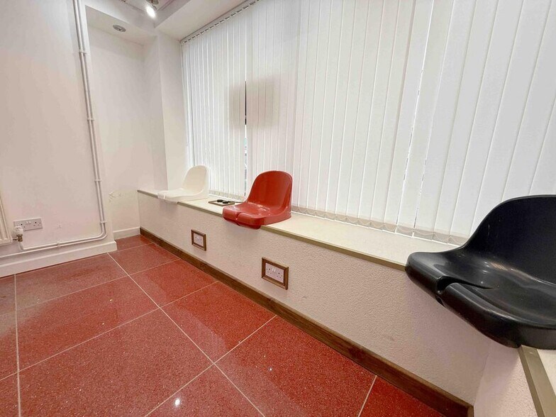 10 Alfred St, Neath à louer - Photo du bâtiment - Image 3 de 15