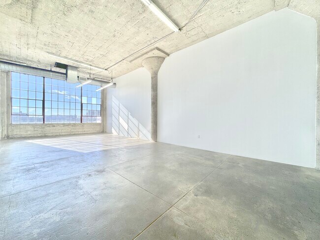 Plus de détails pour 623 E 9th St, Los Angeles, CA - Bureau à louer