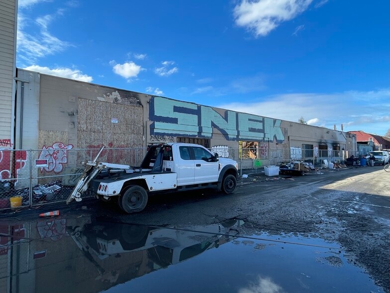 5309-5321 E 8th St, Oakland, CA à vendre - Photo du bâtiment - Image 2 de 3