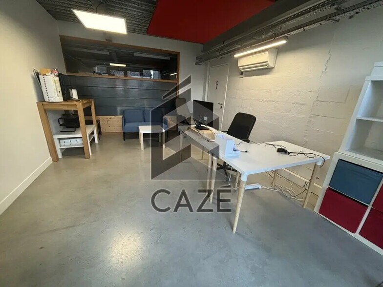 Office in Floirac for lease - Interior Photo - Image 3 of 8