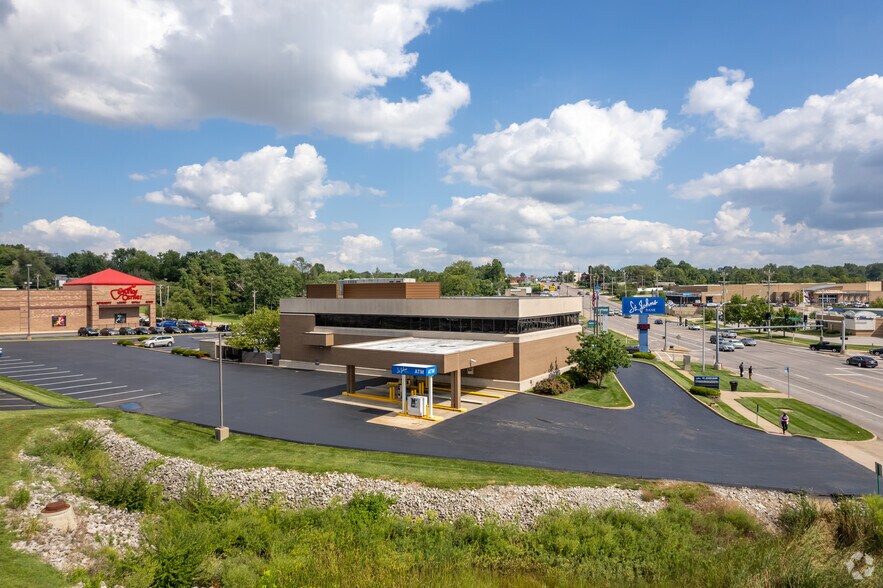 11965 St. Charles Rock Rd, Bridgeton, MO à louer - Photo du bâtiment - Image 3 de 6