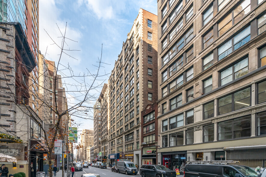 43-51 W 36th St, New York, NY for lease - Building Photo - Image 2 of 5