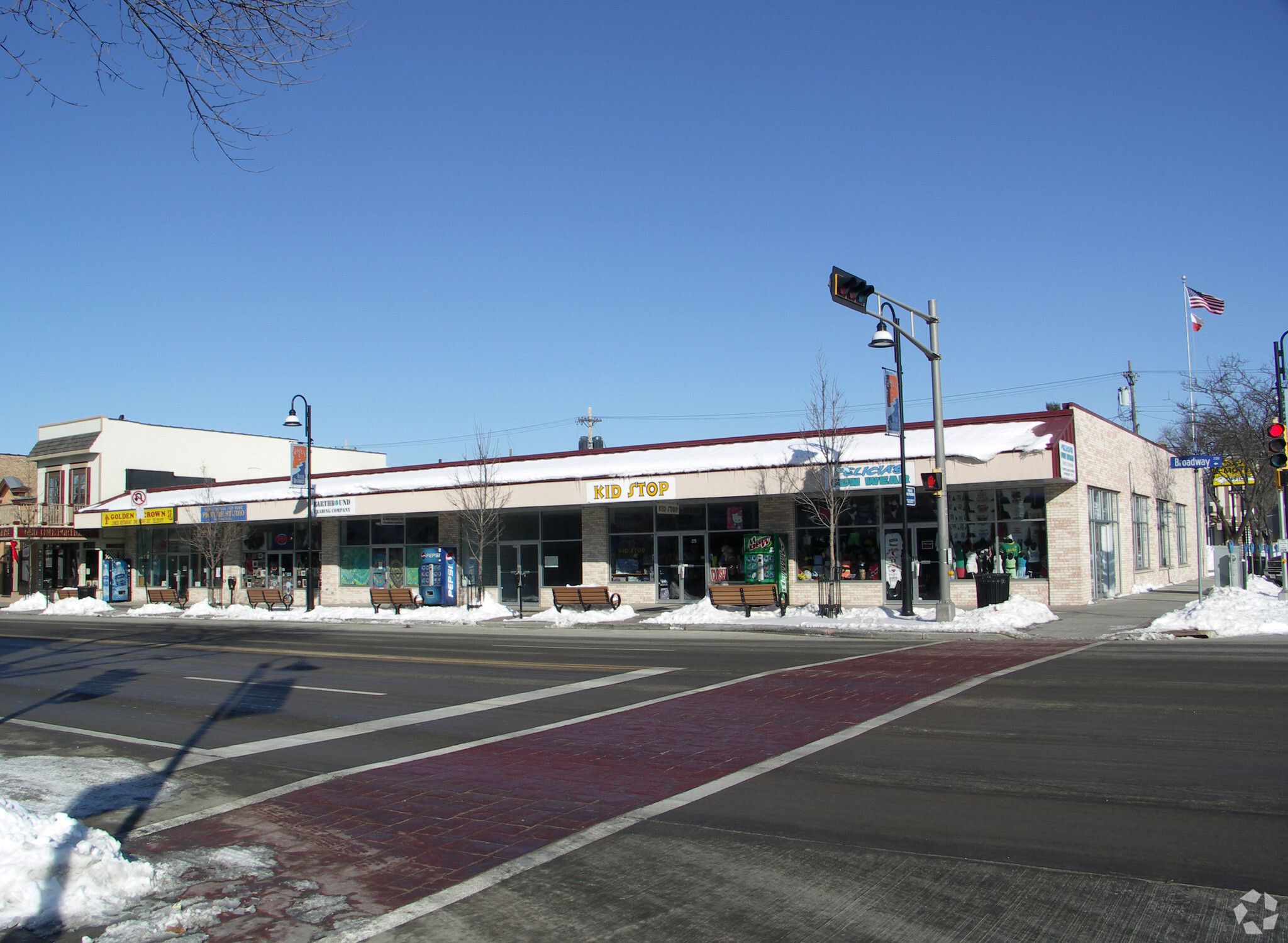 221-231 E Broadway Rd, Wisconsin Dells, WI for sale Primary Photo- Image 1 of 1