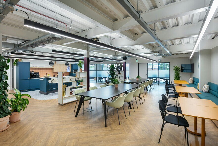 1 Armoury Way, London for lease - Building Photo - Image 3 of 5