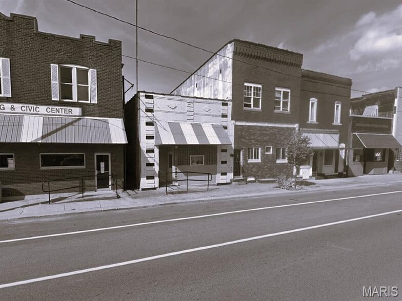 205 E Central Ave, Benld, IL à vendre - Photo du bâtiment - Image 2 de 5