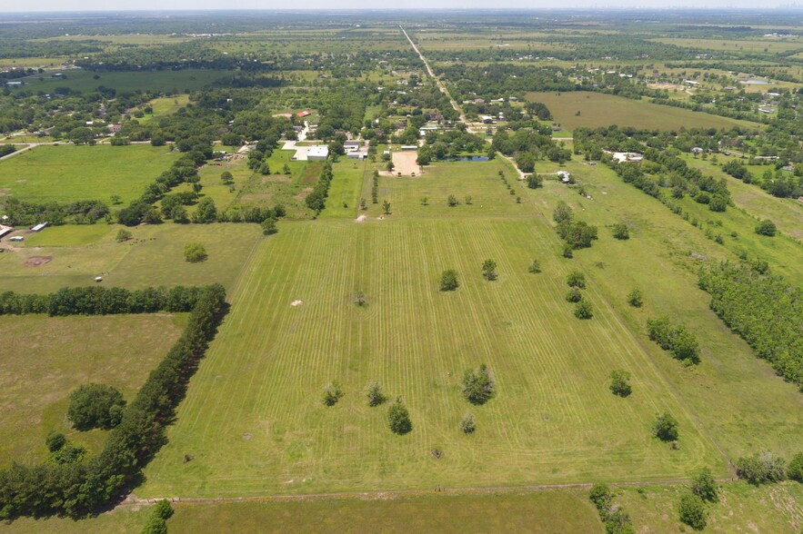 1940 County Road 99, Alvin, TX for sale - Building Photo - Image 1 of 1