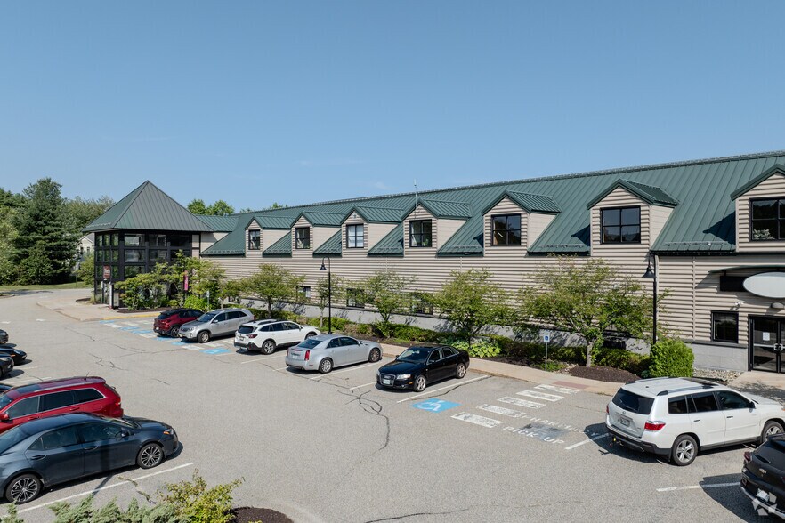 2 Livewell Dr, Kennebunk, ME à louer - Photo principale - Image 1 de 23