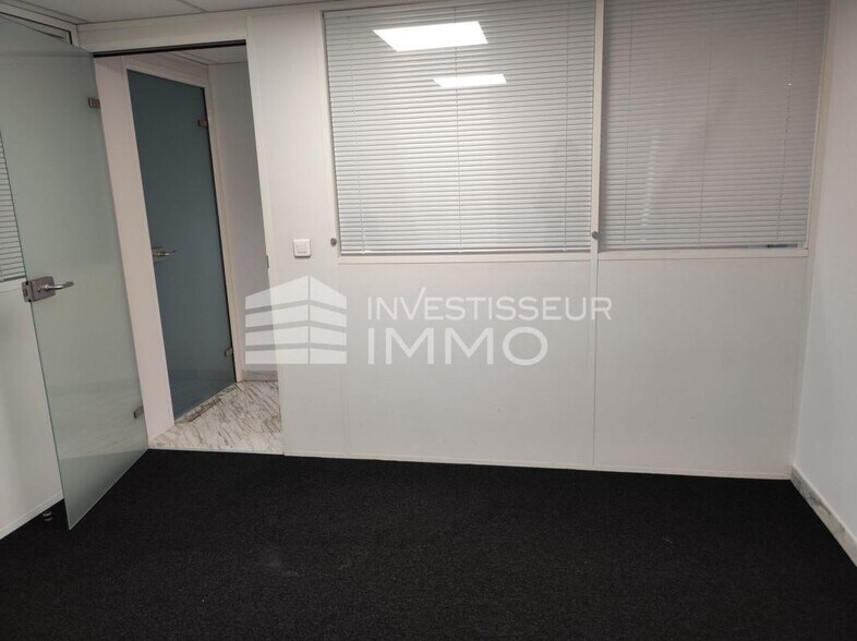 Office in Champigny Sur Marne for lease - Interior Photo - Image 2 of 7