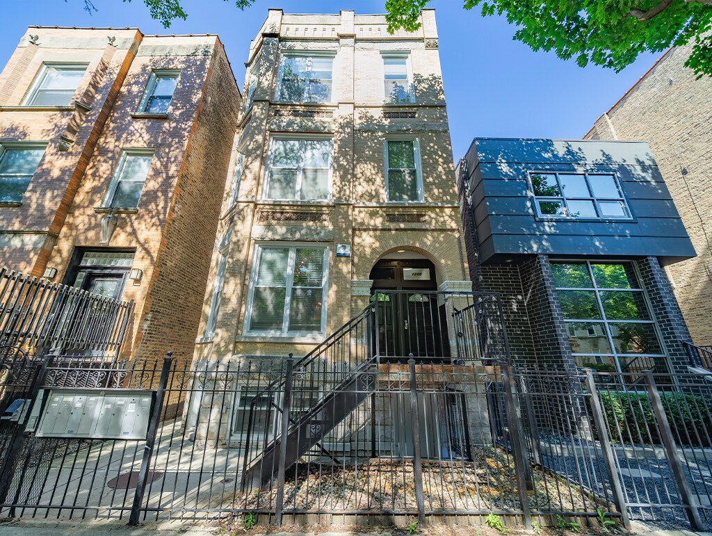 1246 N Artesian Ave, Chicago, IL à vendre Photo du bâtiment- Image 1 de 10