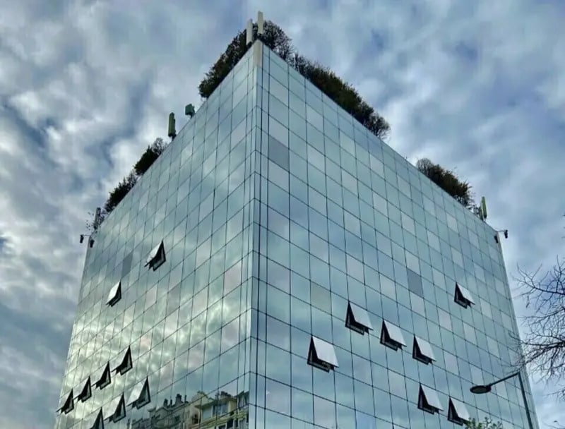 Office in Villeurbanne for lease Building Photo- Image 1 of 18