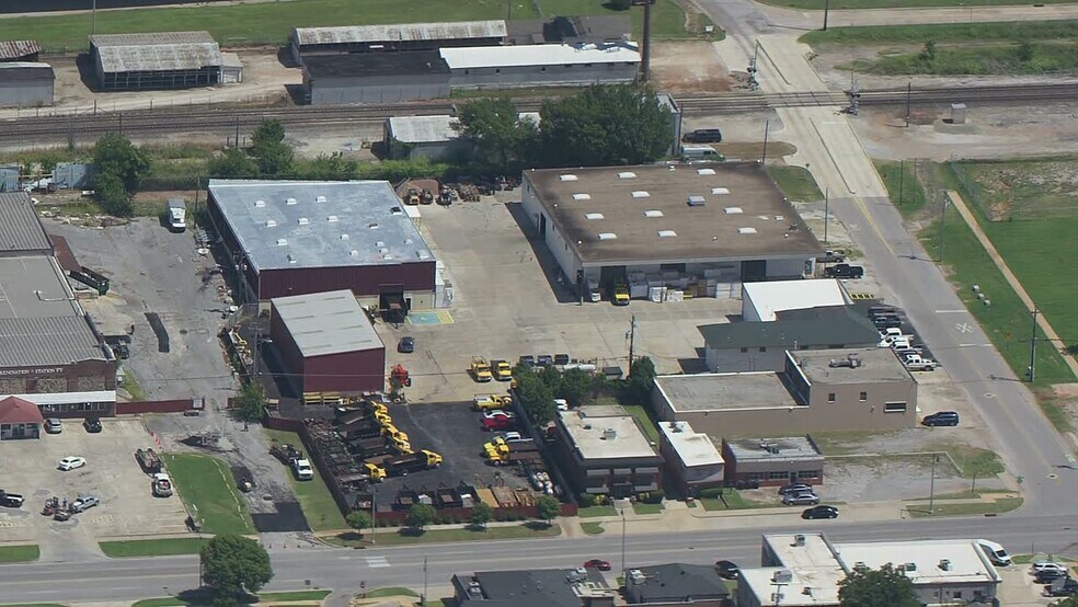 19 NW 16th St, Oklahoma City, OK à vendre - Vidéo aérienne - Image 2 de 5