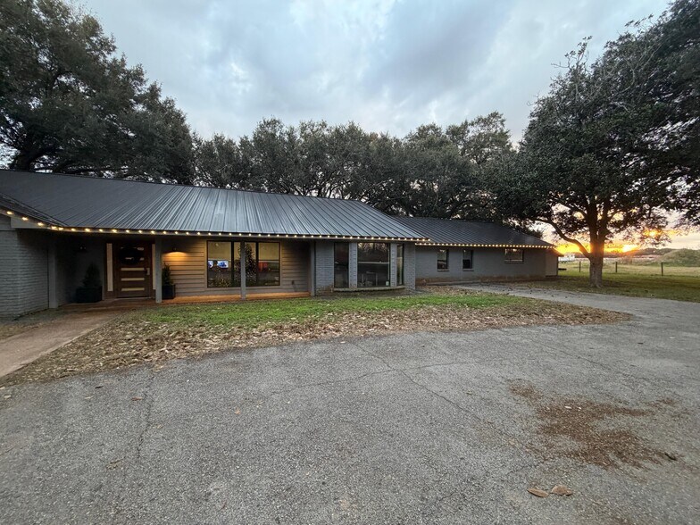 34507 FM 1093, Simonton, TX à louer - Photo du bâtiment - Image 3 de 12
