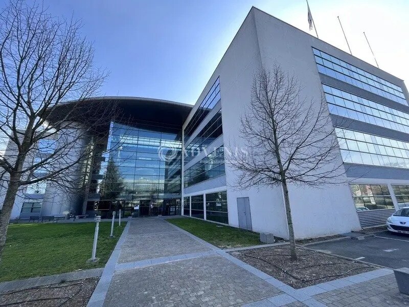 Flex dans Guyancourt à louer Photo du bâtiment- Image 1 de 5