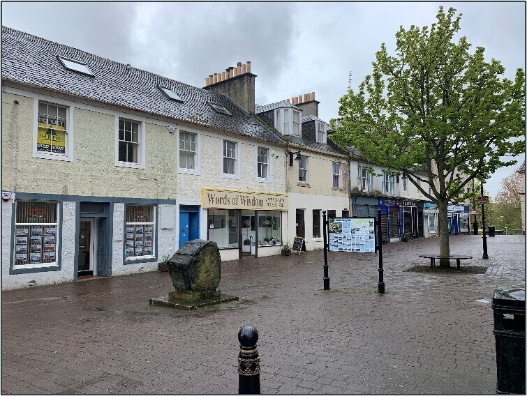 4a The Square, Cumnock à louer Photo du bâtiment- Image 1 de 6
