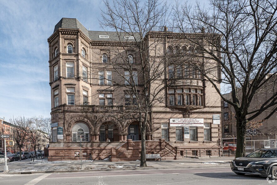 19 Rogers Ave, Brooklyn, NY for lease - Building Photo - Image 2 of 19