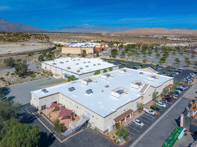 34275 Monterey Ave, Rancho Mirage, CA à vendre - Photo du bâtiment - Image 3 de 25