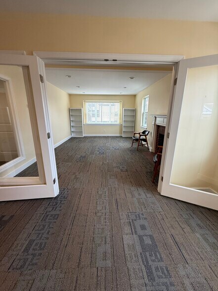 570 Moody St, Waltham, MA à louer - Photo du bâtiment - Image 3 de 10
