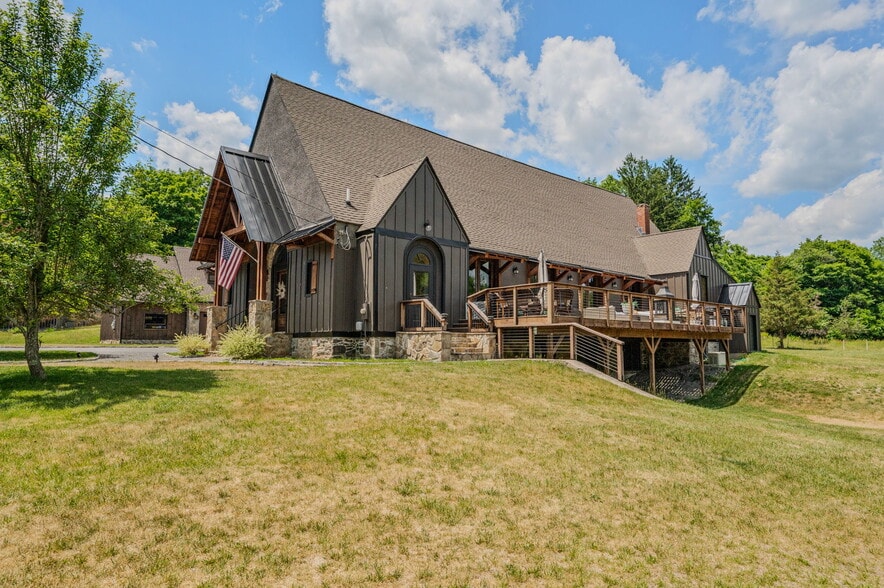 2 Mission St, Baltic, CT for sale - Primary Photo - Image 1 of 7