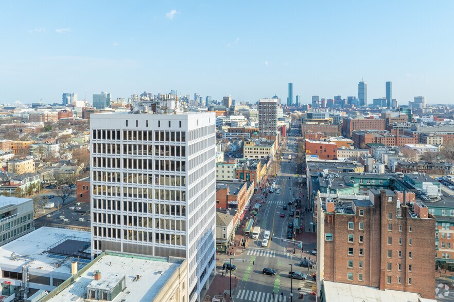 675 Massachusetts Ave, Cambridge, MA à louer - Photo du bâtiment - Image 3 de 5