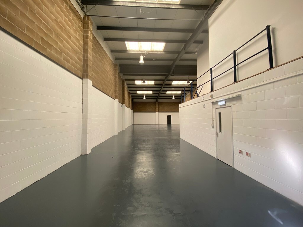 London Rd, Stanway for lease Interior Photo- Image 1 of 4