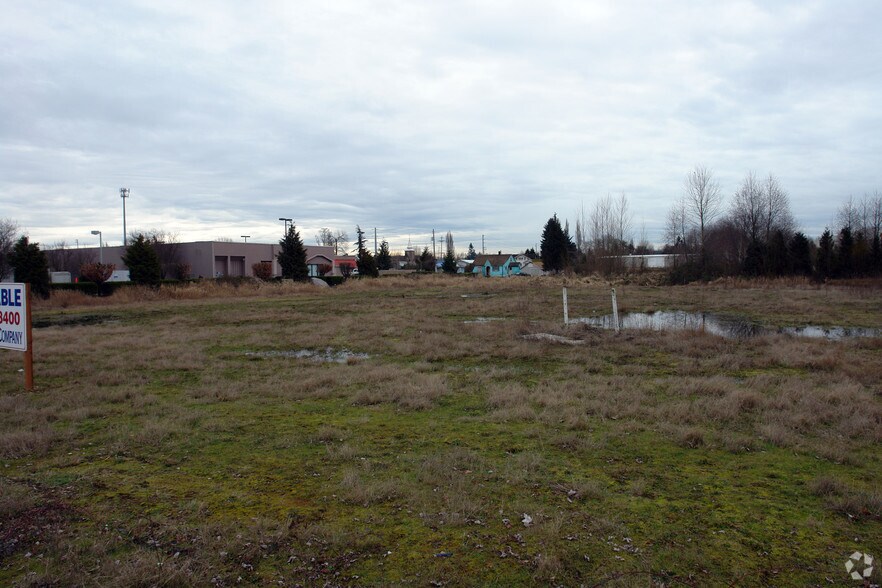 2316 54th Ave E, Fife, WA à vendre - Photo du bâtiment - Image 3 de 5