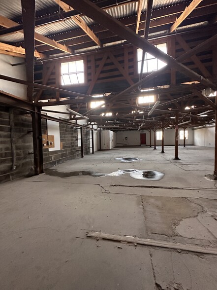 2001 Belgrave Ave, Huntington Park, CA for lease - Building Photo - Image 3 of 26