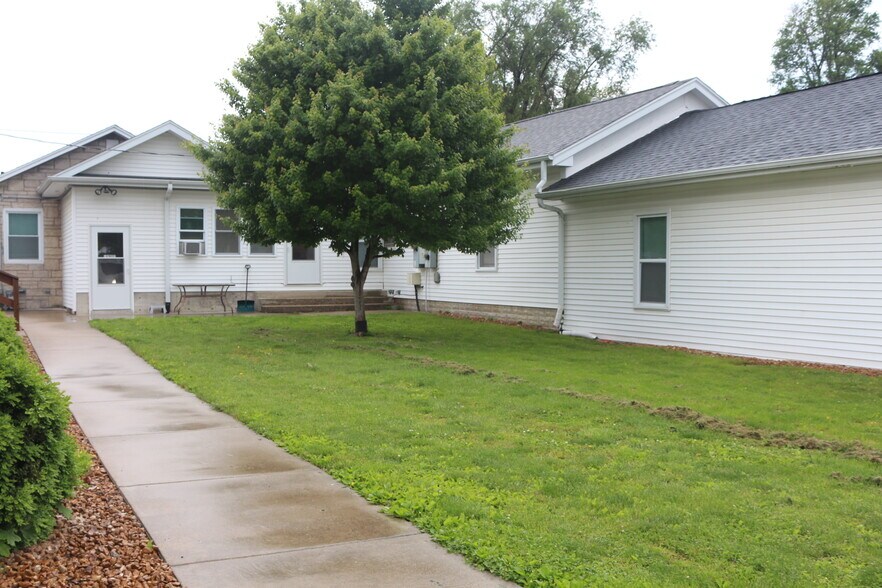 1708 S Main St, South Jacksonville, IL à vendre - Photo du bâtiment - Image 2 de 25