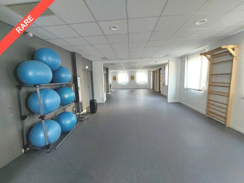 Office in Clermont-Ferrand for sale - Interior Photo - Image 3 of 12