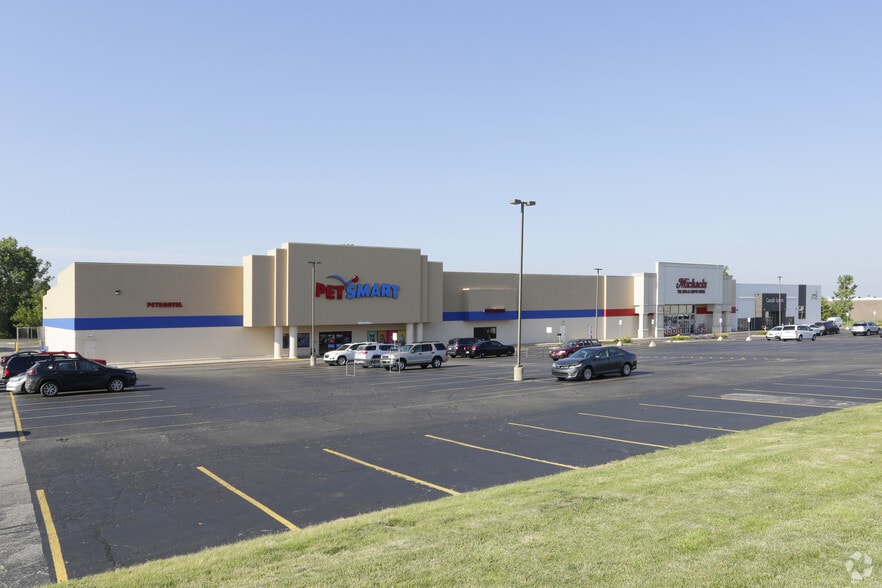 3930-3950 28th St SE, Grand Rapids, MI for lease - Building Photo - Image 3 of 10