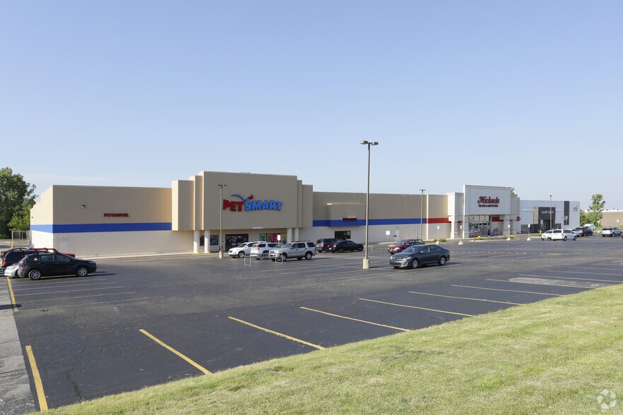 3930-3950 28th St SE, Grand Rapids, MI à louer - Photo du bâtiment - Image 3 de 10