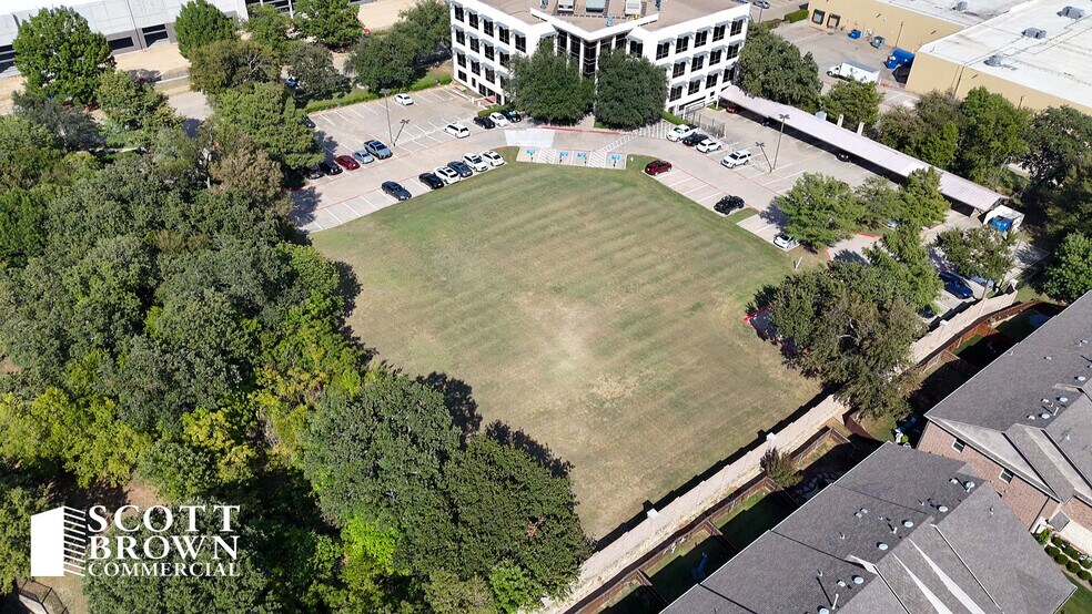 417 Oakbend Dr, Lewisville, TX à vendre - Photo du bâtiment - Image 2 de 7